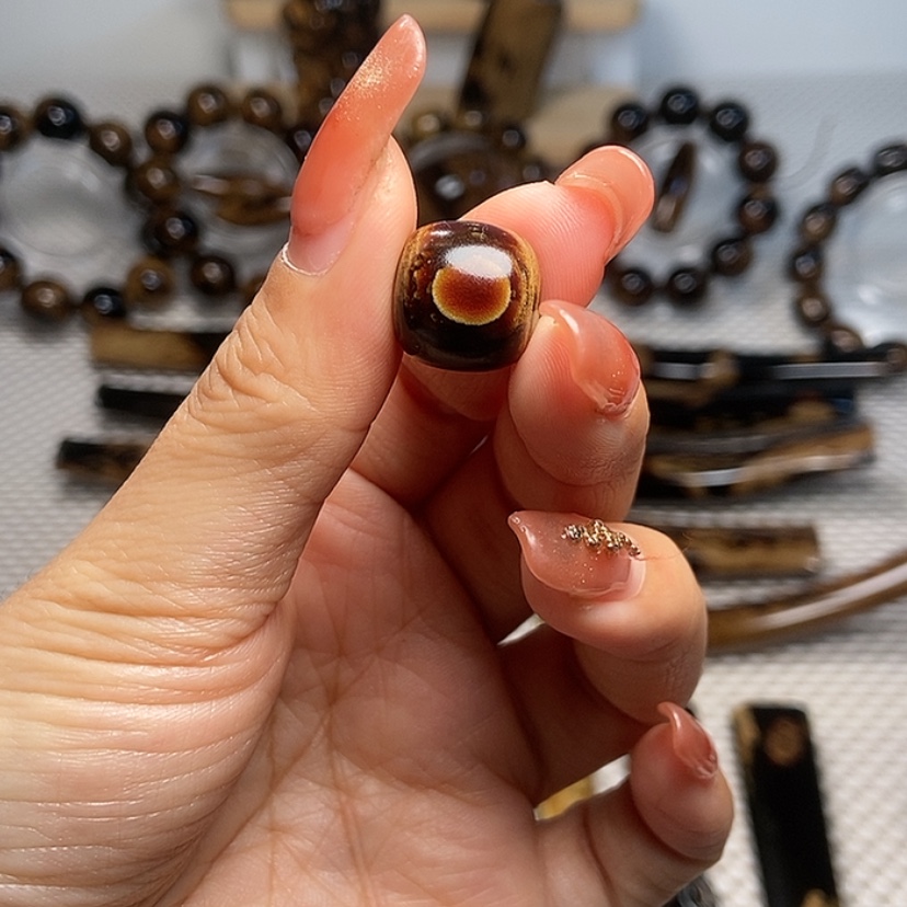 【闪购商品】木小****я1.4单珠血色好看漂亮