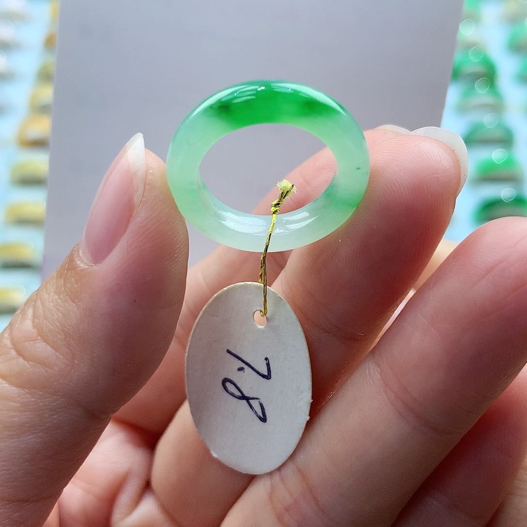翡翠戒指未镶嵌7.8圈