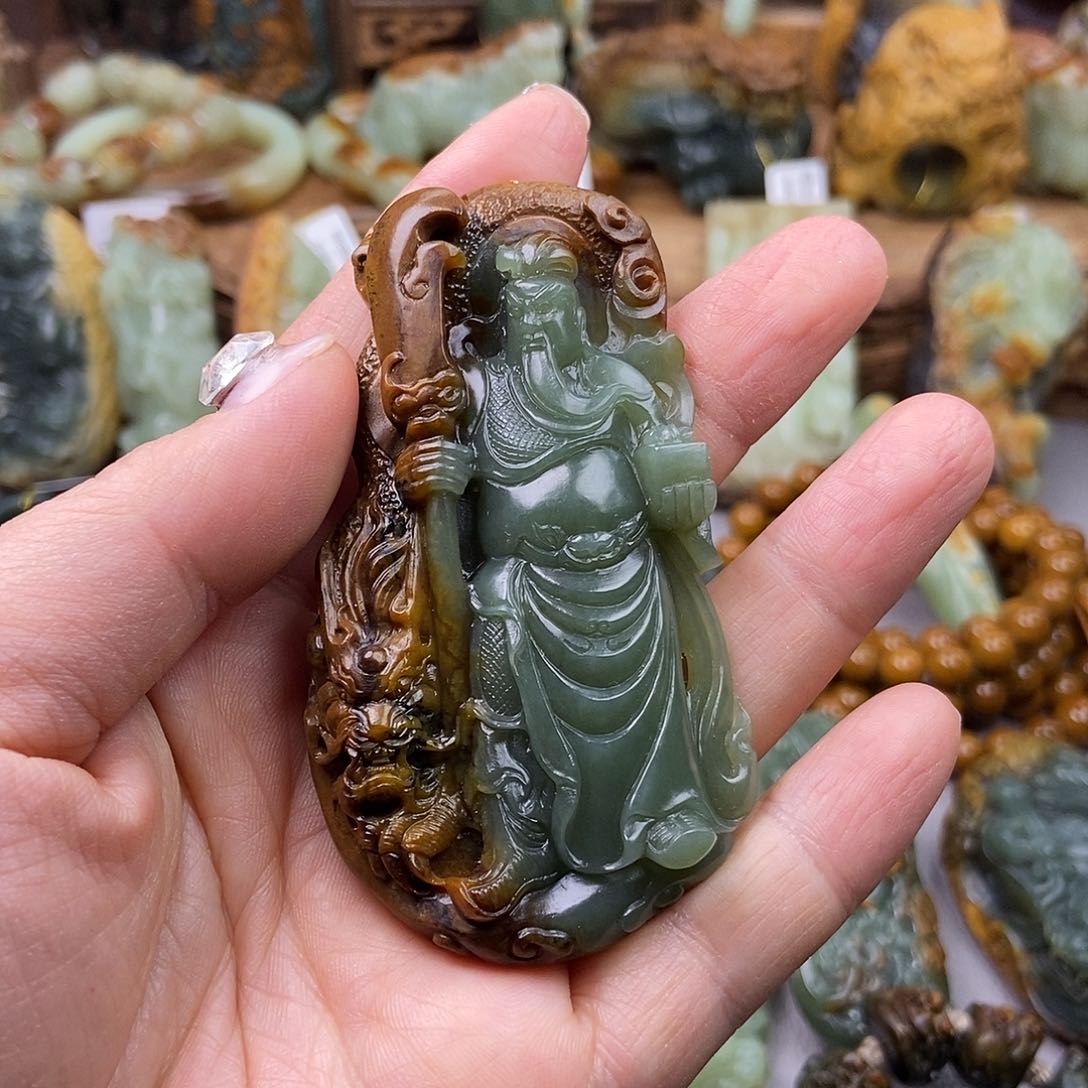 岫岩河磨玉（透闪石质玉）挂坠未镶嵌聚*