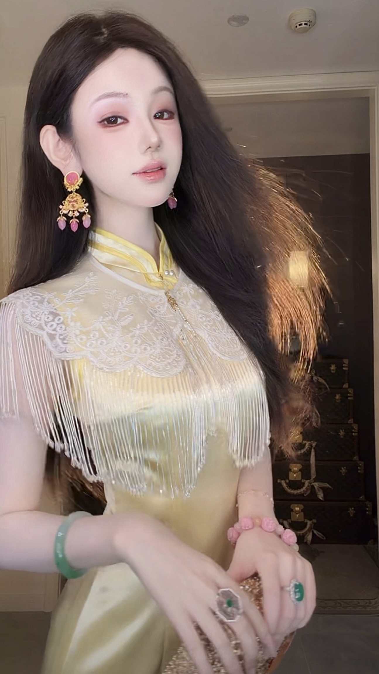 SYQIAO/雅乔 司藤云肩 新中式国风盘绣流苏外披DYJJ-25030866