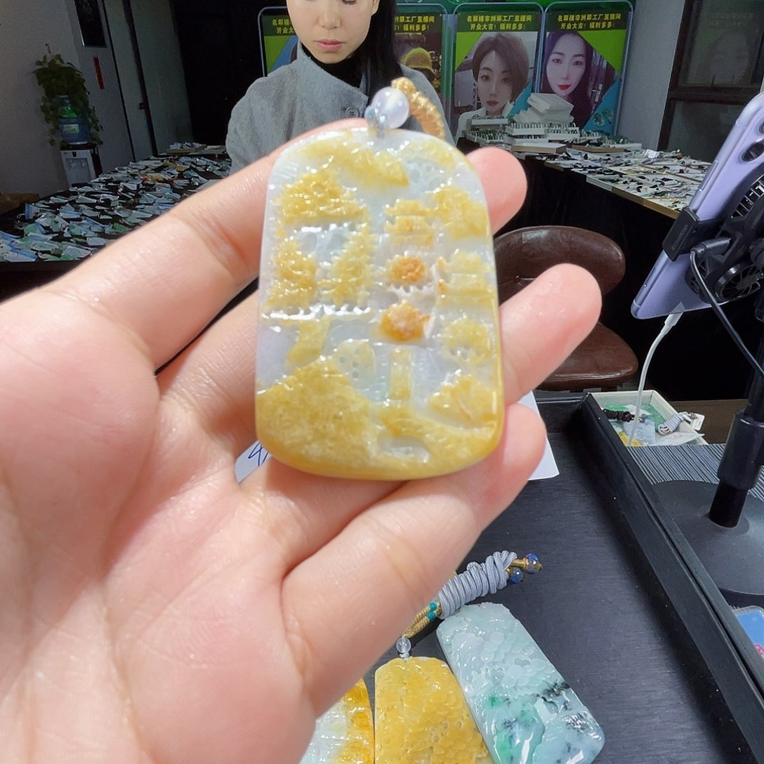 颈饰未镶嵌翡翠一