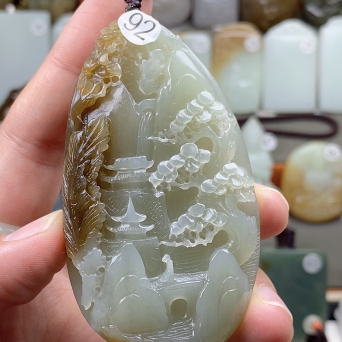 和田玉（糖玉）未镶嵌颈饰