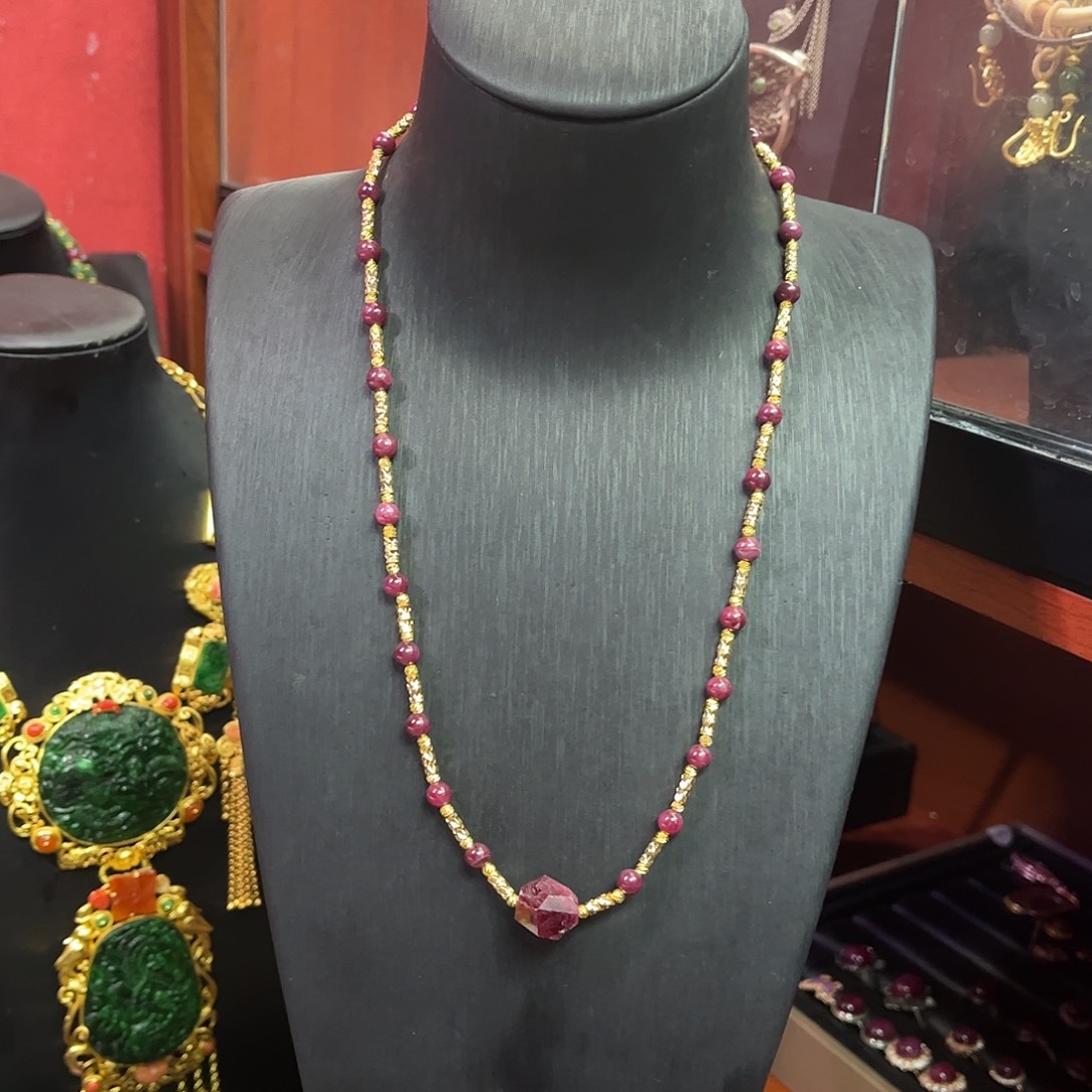 红宝石项链未镶嵌