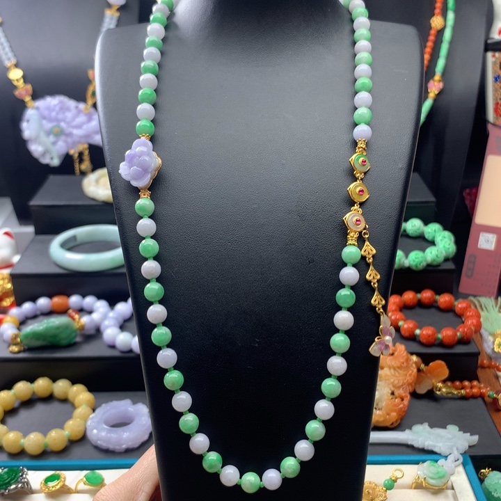 翡翠颈饰未镶嵌翡翠项链