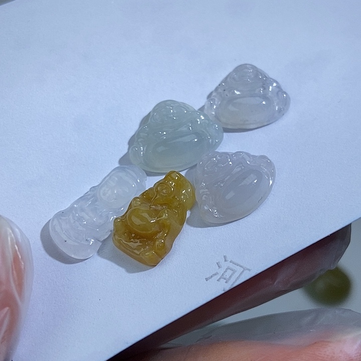 颈饰未镶嵌翡翠天然