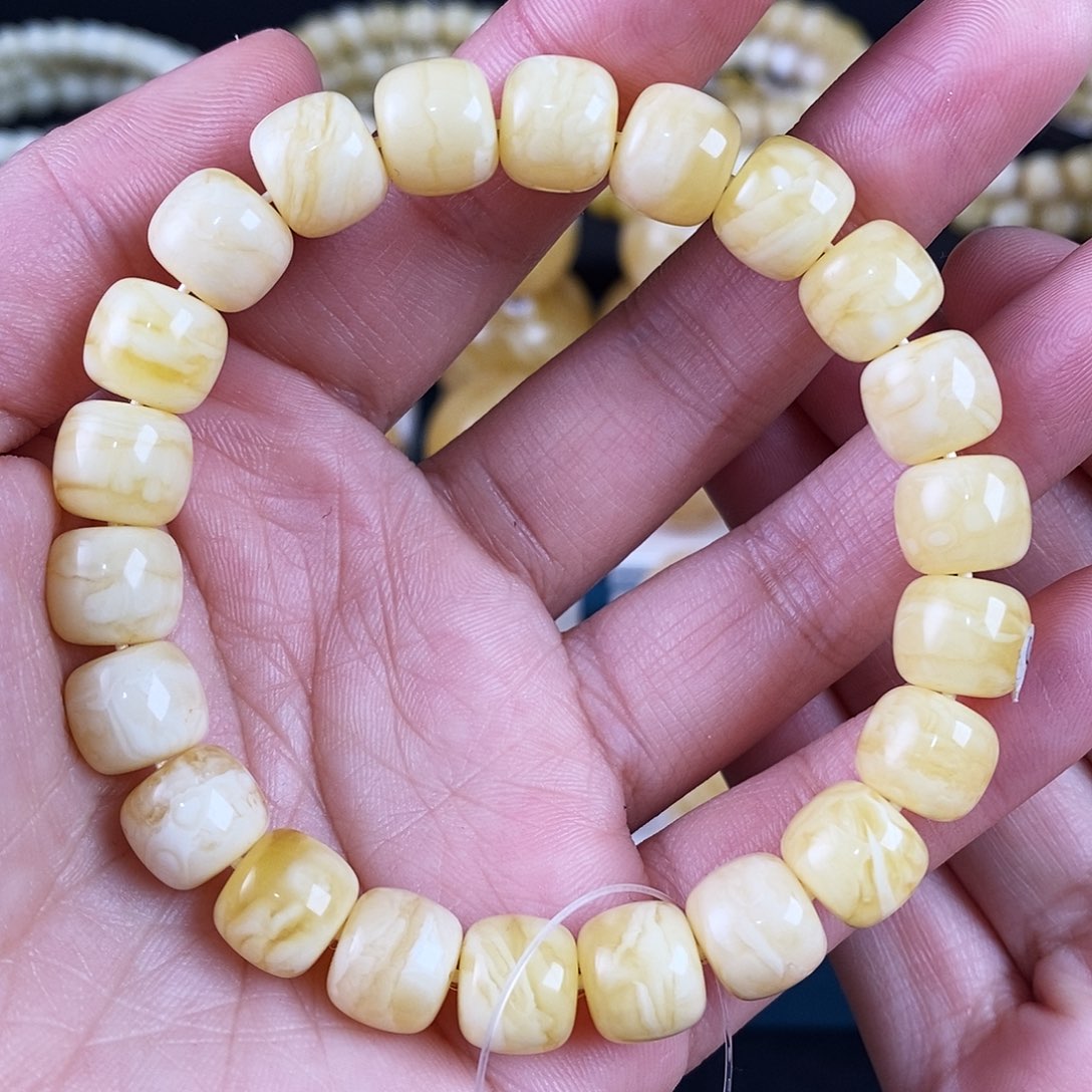 蜜蜡珠宝奇石未镶嵌