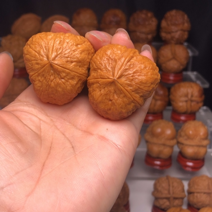 呼***姐吊坠文玩核桃121三楞