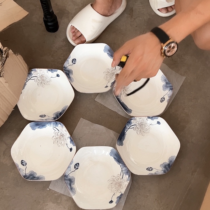 微瑕不退不换不补发  荷花六角盘6支