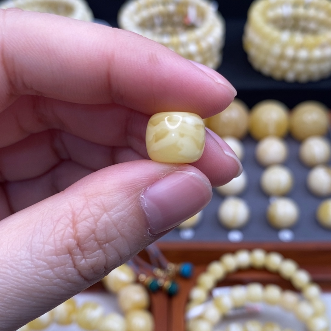 蜜蜡未镶嵌珠宝奇石12*10