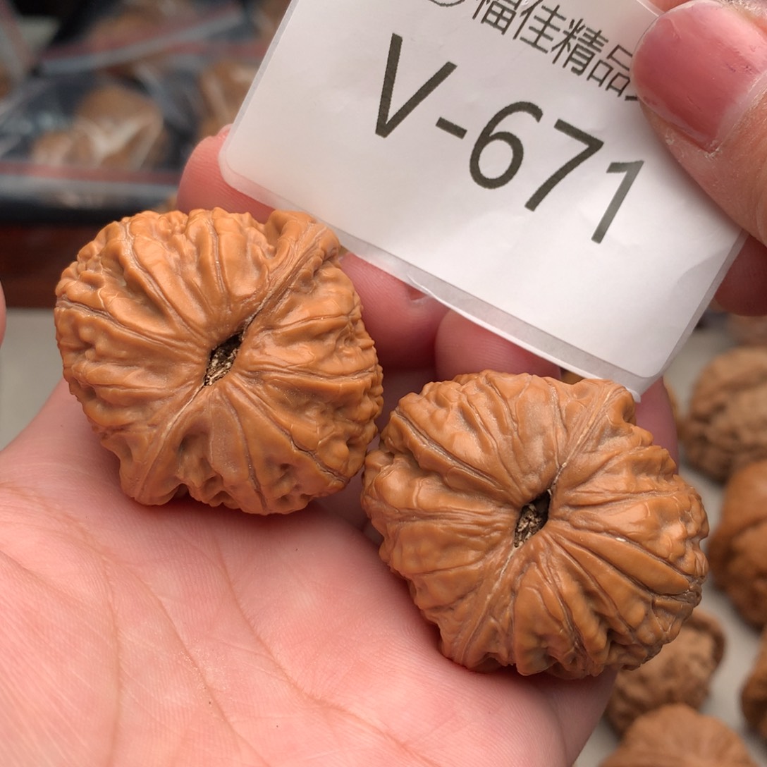 文玩核桃把件42元宝………..