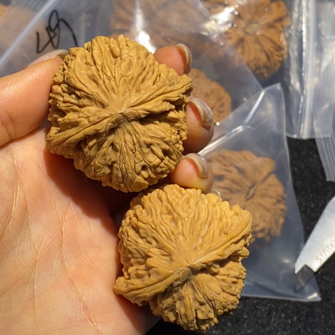 吊坠文玩核桃43南疆石黄188