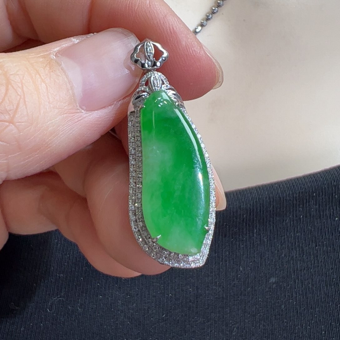 翡翠吊坠(不含链)18K金镶嵌