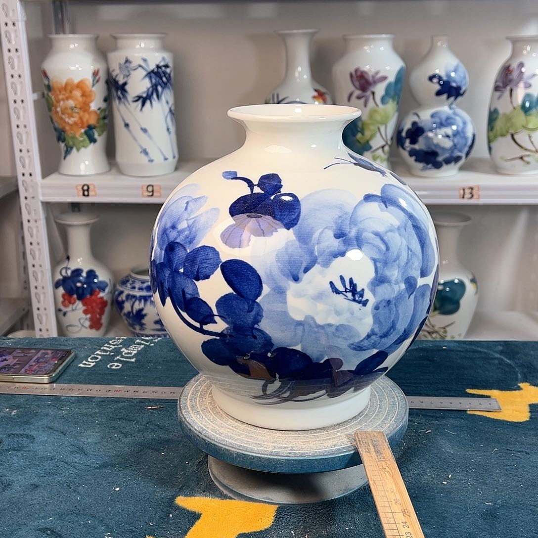 摆件景德镇陶瓷石青牡