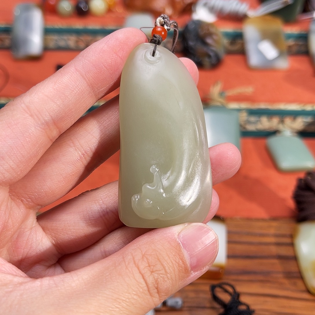 和田玉颈饰未镶嵌