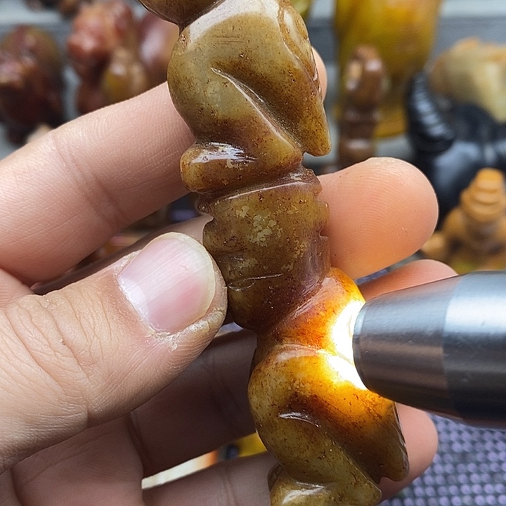 未镶嵌蛇纹石玉颈饰
