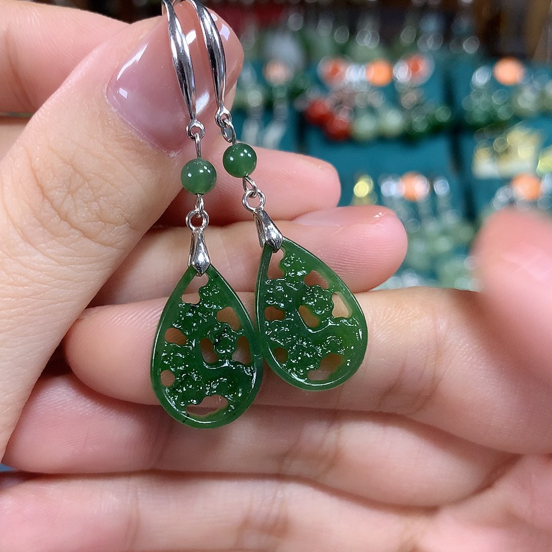 和田玉（碧玉）银S925镶嵌耳饰卡19左右