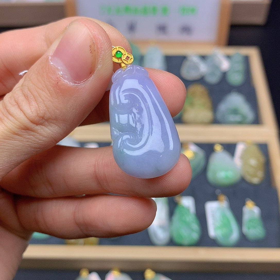 翡翠颈饰18K金镶嵌翡翠