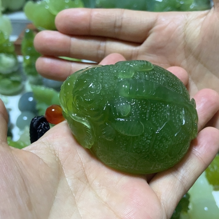 【闪购商品】未镶嵌蛇纹石玉把件奔***瓶