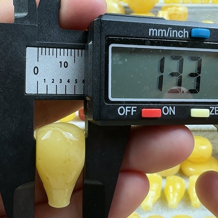 蜜蜡未镶嵌裸石18杂