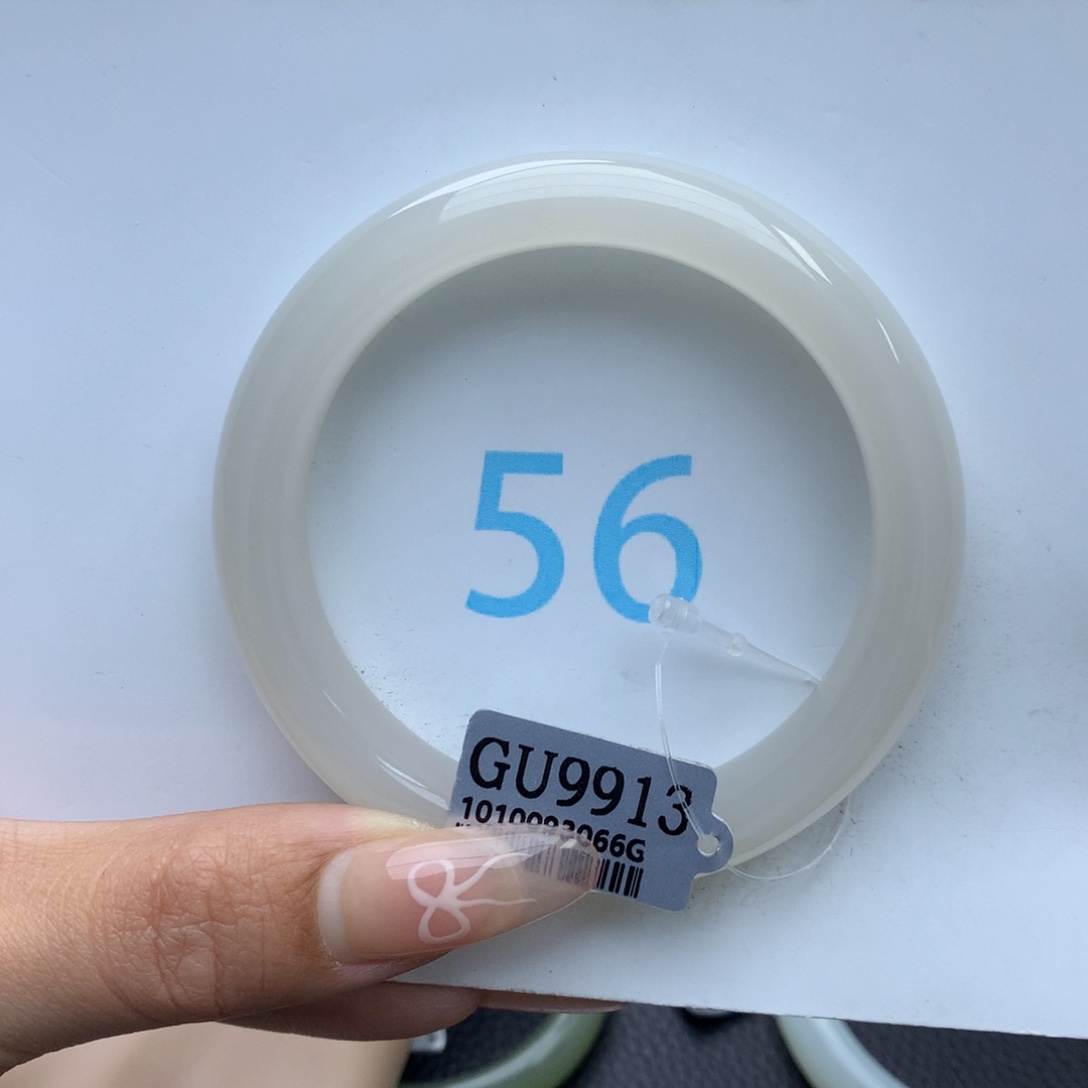 和田玉手镯未镶嵌?***…