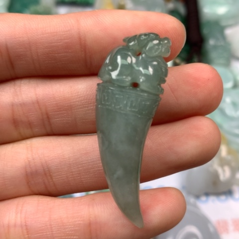 翡翠颈饰未镶嵌翡翠