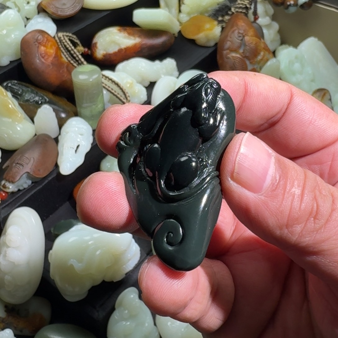 和田玉颈饰未镶嵌