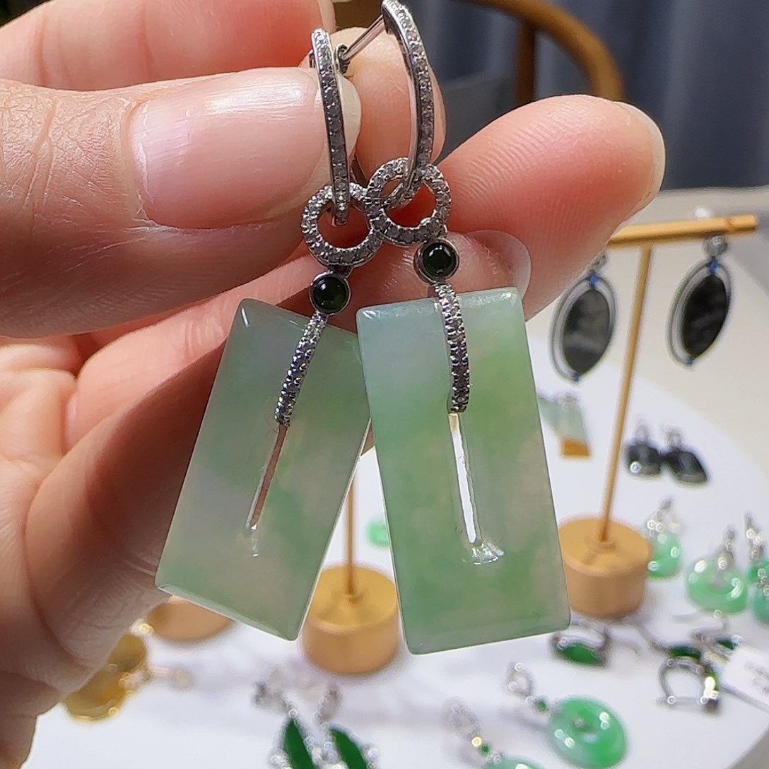 翡翠耳饰18K金镶嵌天然缅甸a货翡翠