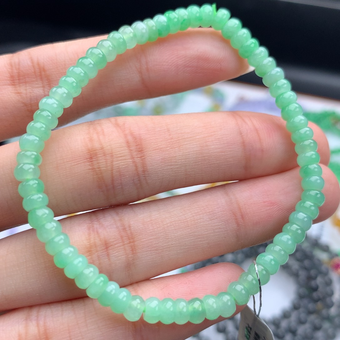 翡翠手链未镶嵌翡翠