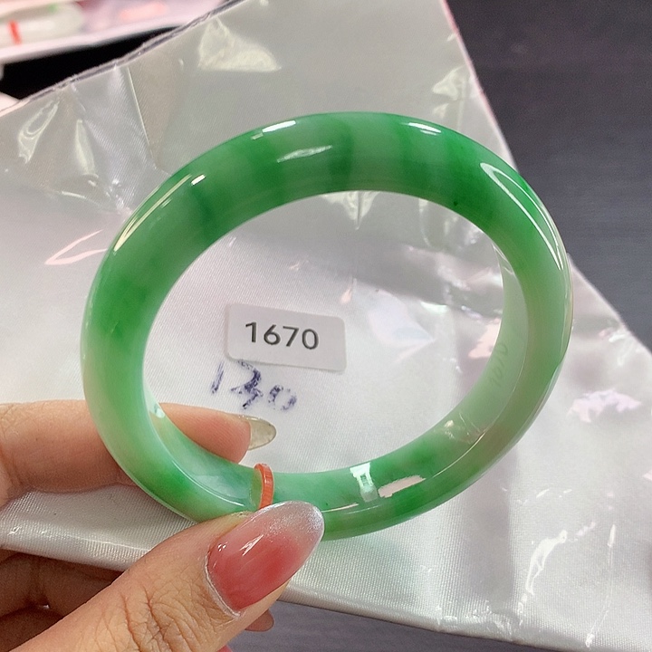 翡翠手镯未镶嵌林*03。