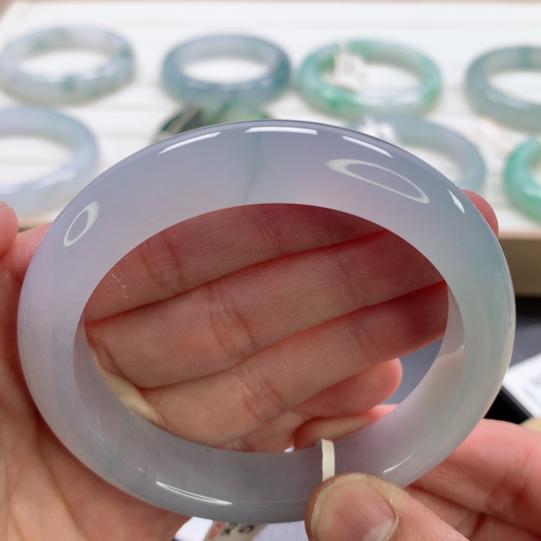 翡翠手镯未镶嵌r***c翡翠手镯