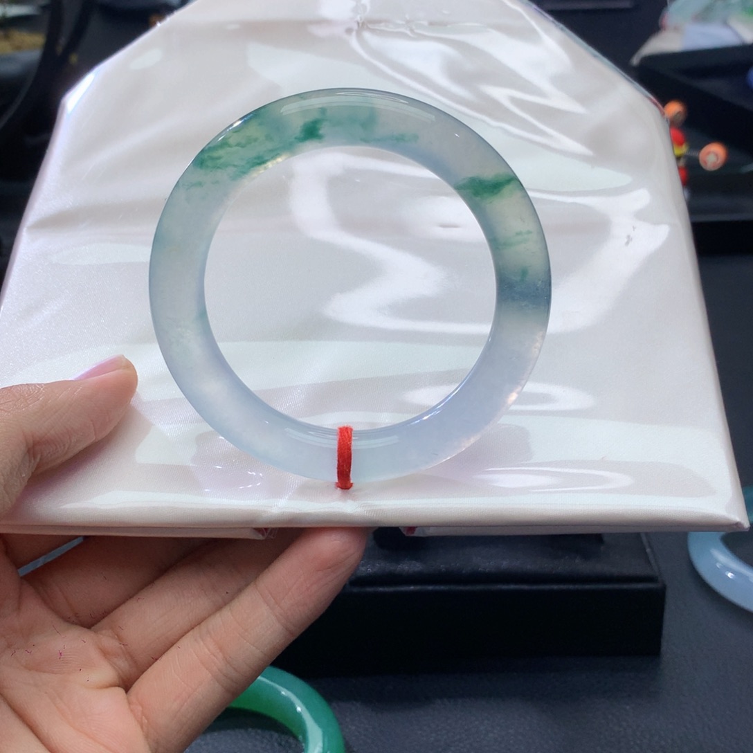 翡翠未镶嵌手镯圆条