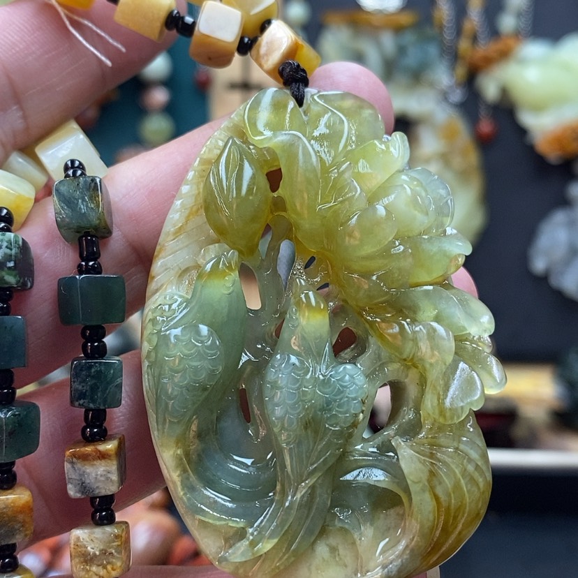 【闪购商品】蛇纹石玉吊坠未镶嵌