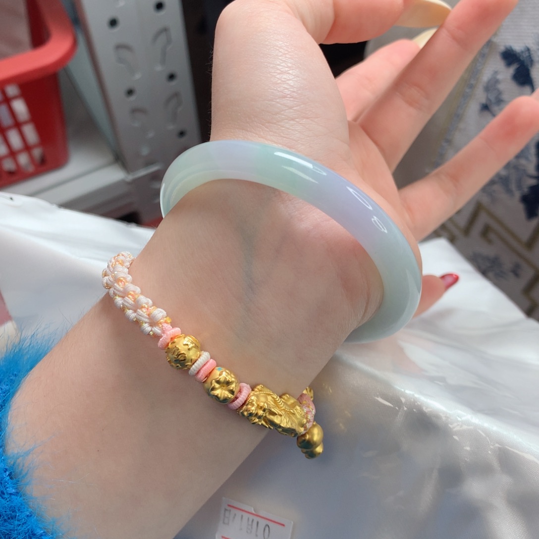 翡翠手镯未镶嵌52春彩美人条～底妆胶润细腻