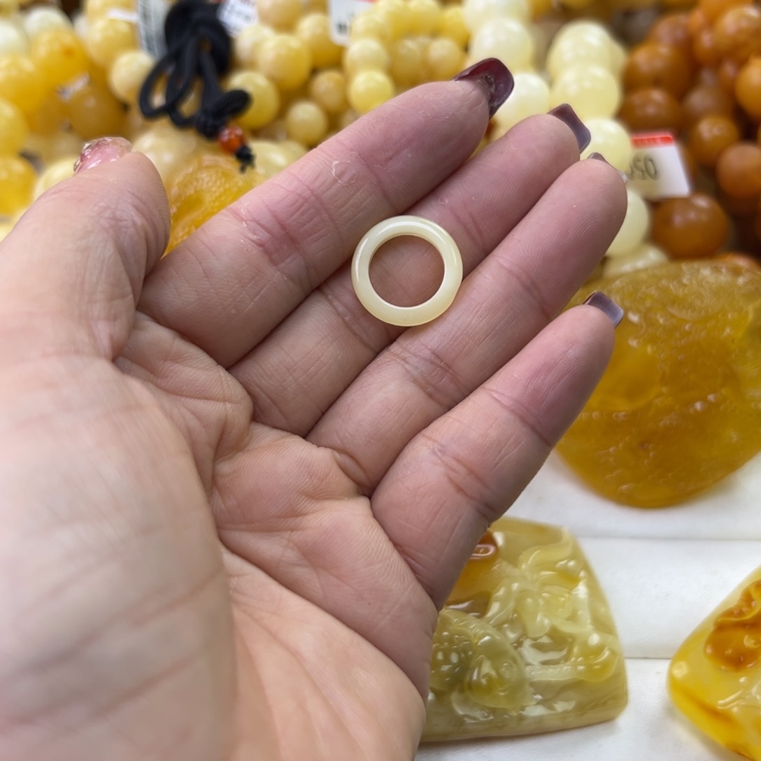 琥珀珠宝奇石未镶嵌