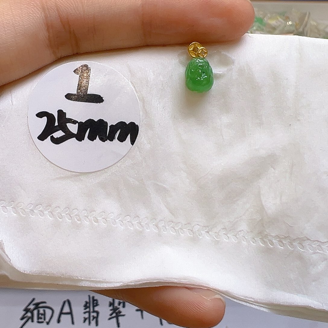翡翠18K金镶嵌颈饰翡翠