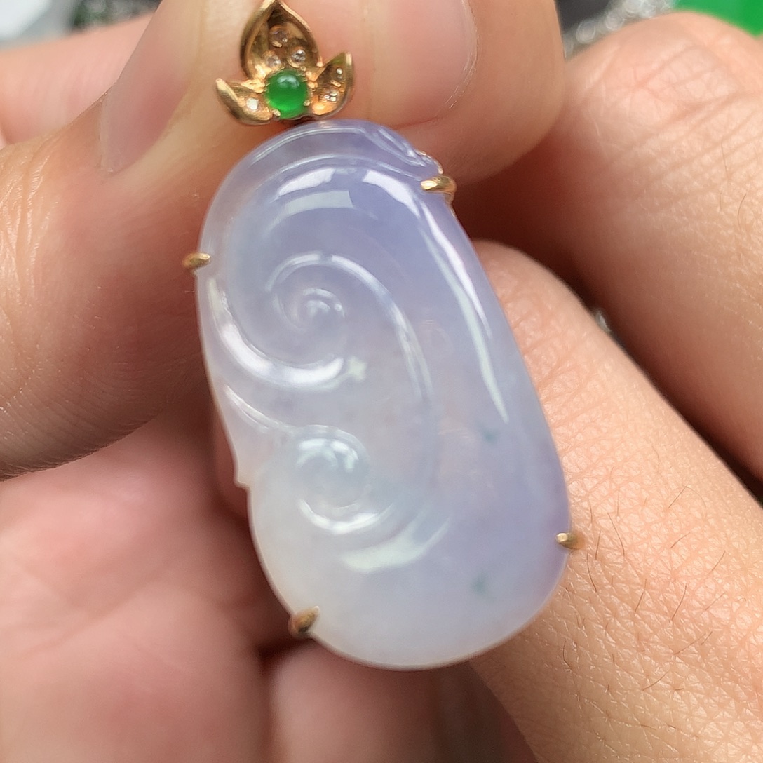 翡翠18K金镶嵌颈饰