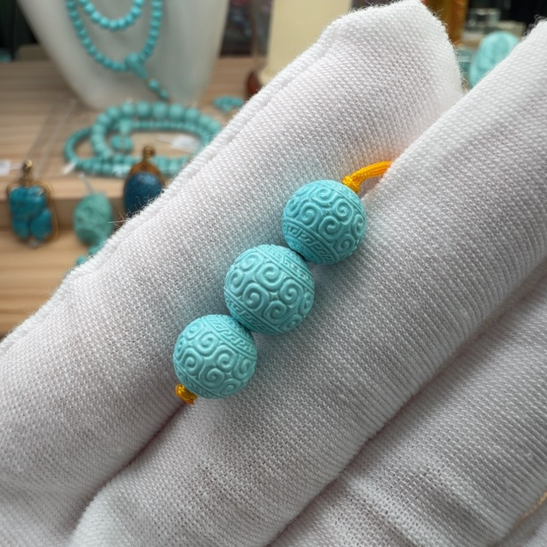 绿松石未镶嵌珠宝奇石