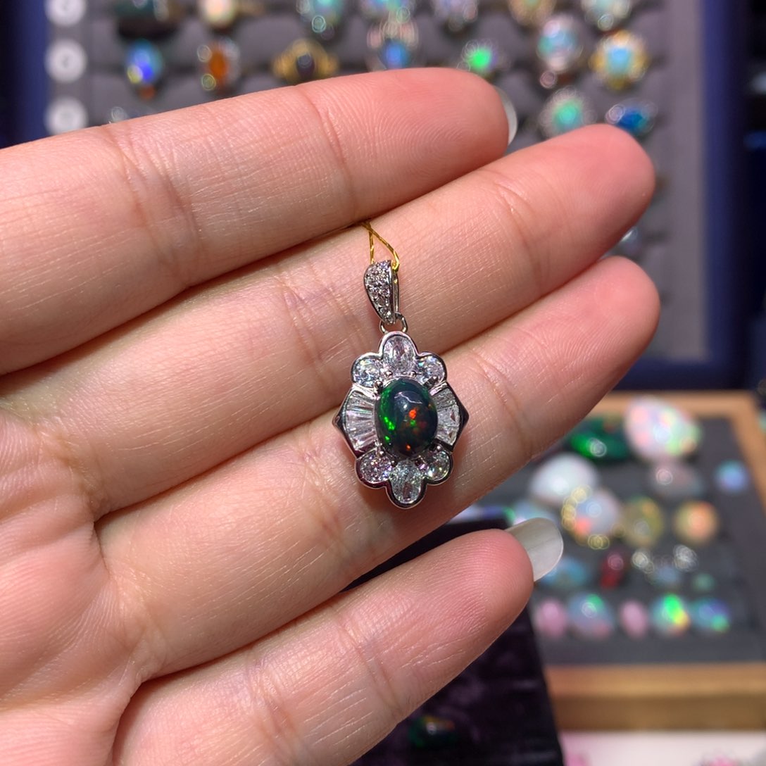 银S925镶嵌欧泊吊坠款式成***树