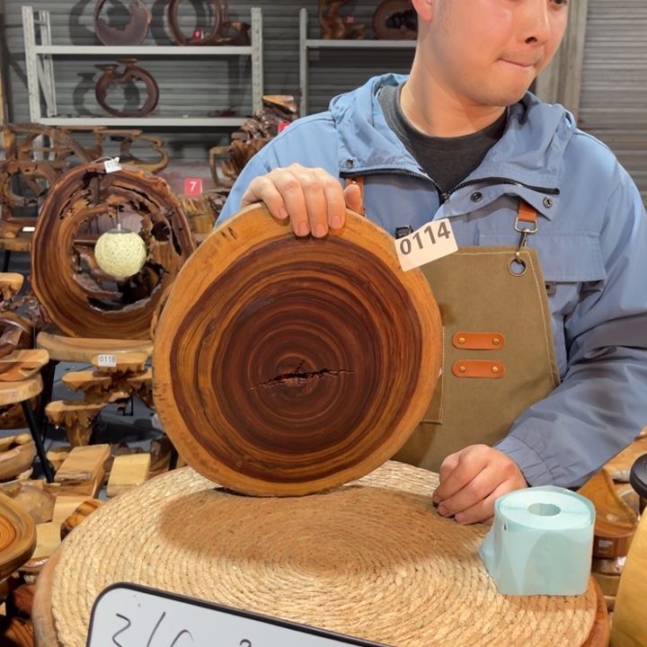 11香樟木工艺品直播