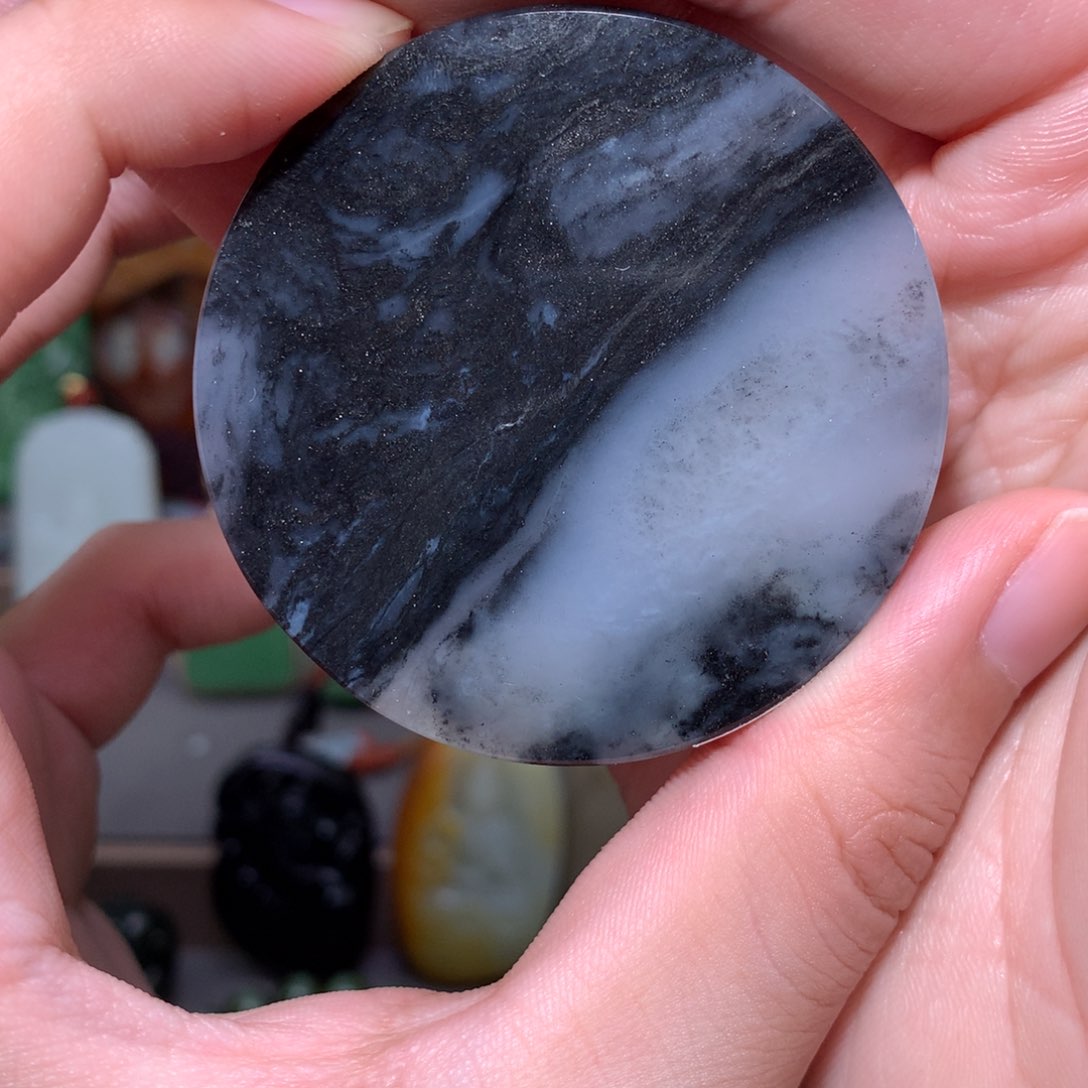 和田玉吊坠未镶嵌