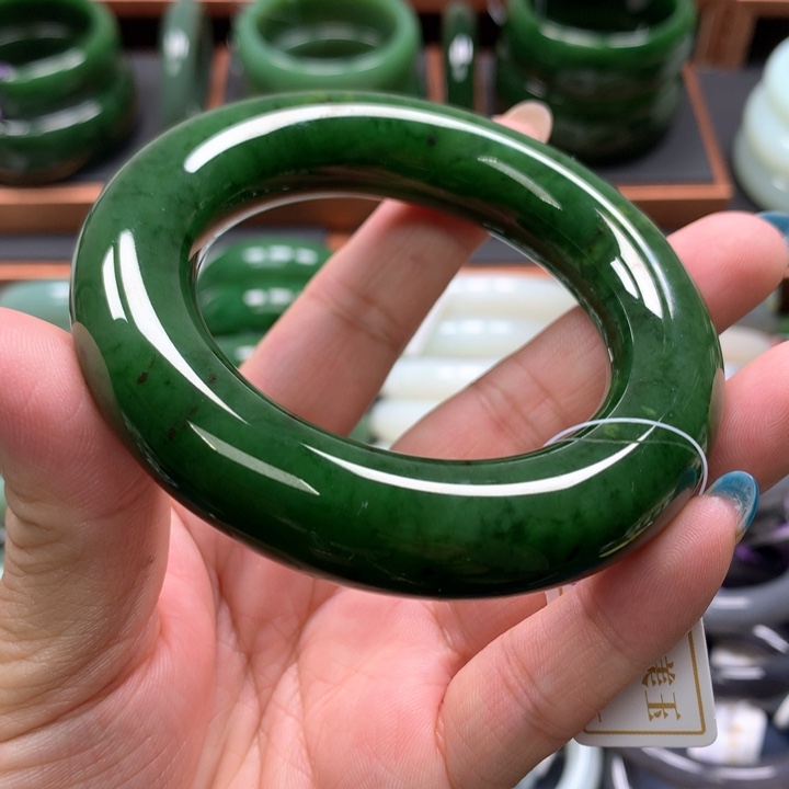 【闪购商品】未镶嵌手镯和田玉（碧玉）17