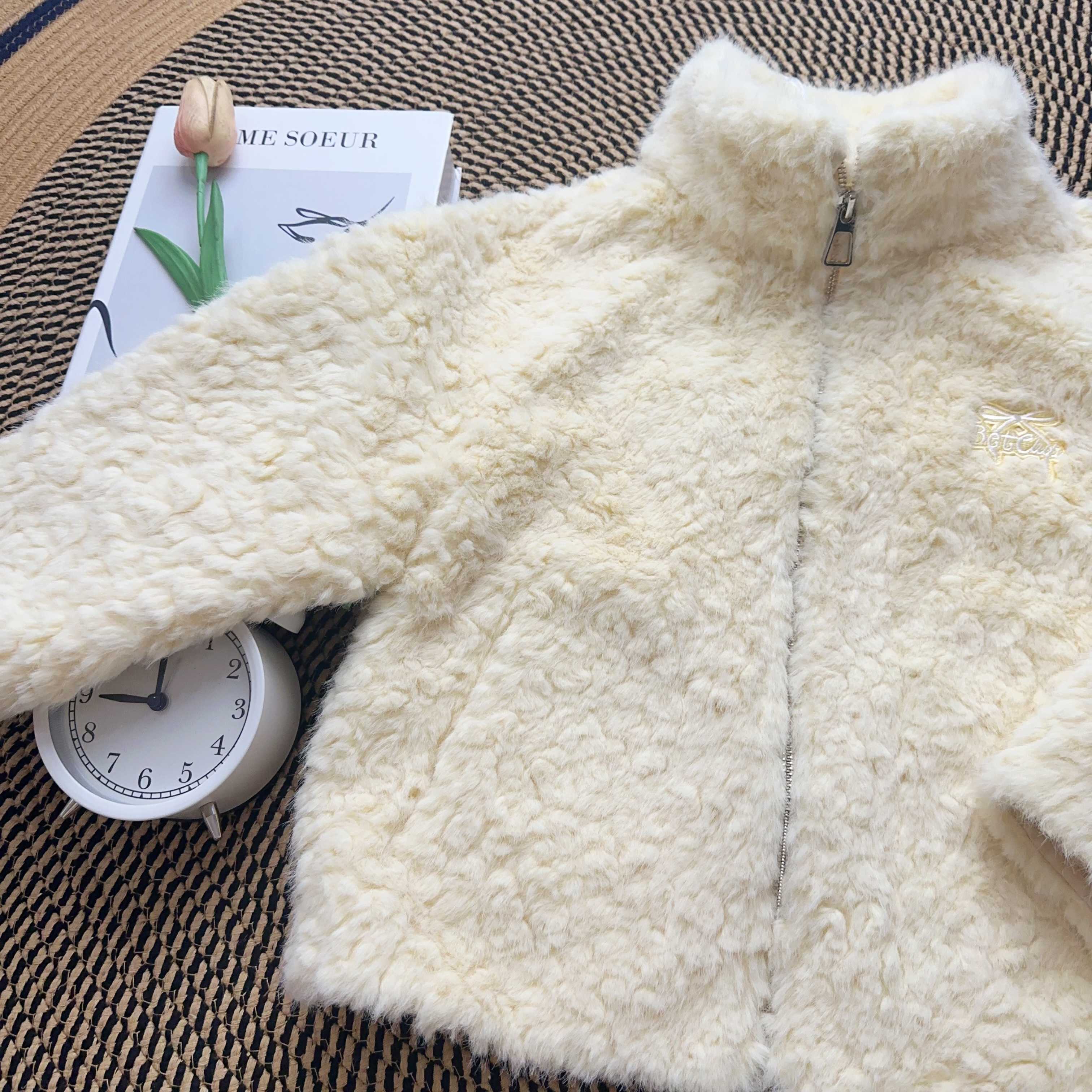 爱依服2025冬季新款韩版休闲时尚洋气保暖百搭毛绒外套