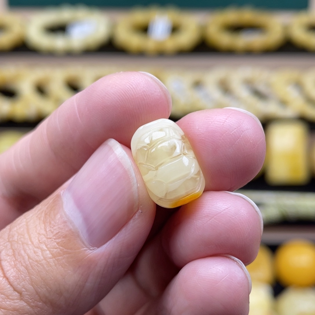 琥珀裸石未镶嵌琥珀蜜蜡