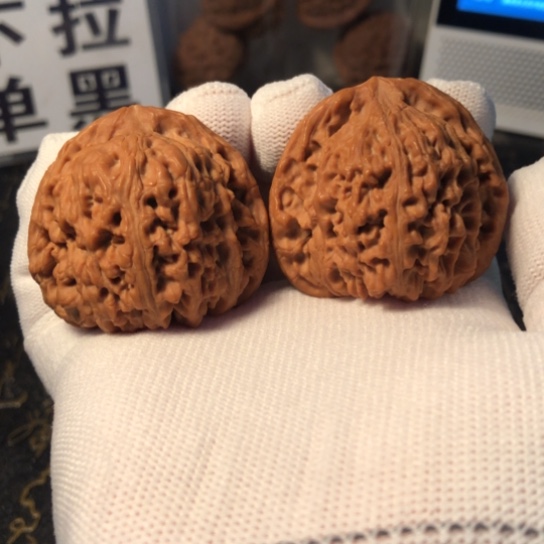 文玩核桃把件三角疆44mm