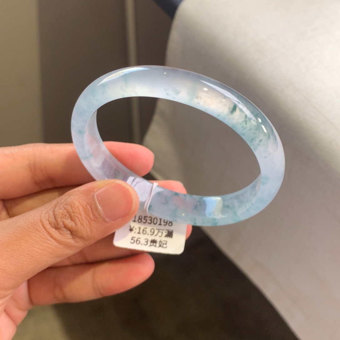 翡翠手镯未镶嵌起光贵妃手镯