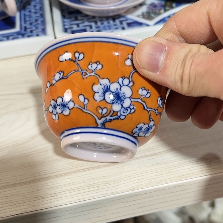 瓷片景德镇陶瓷杯子。红。