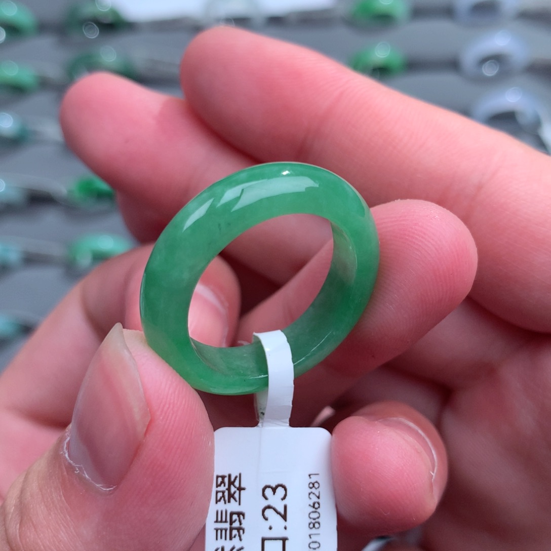 翡翠戒指未镶嵌天然