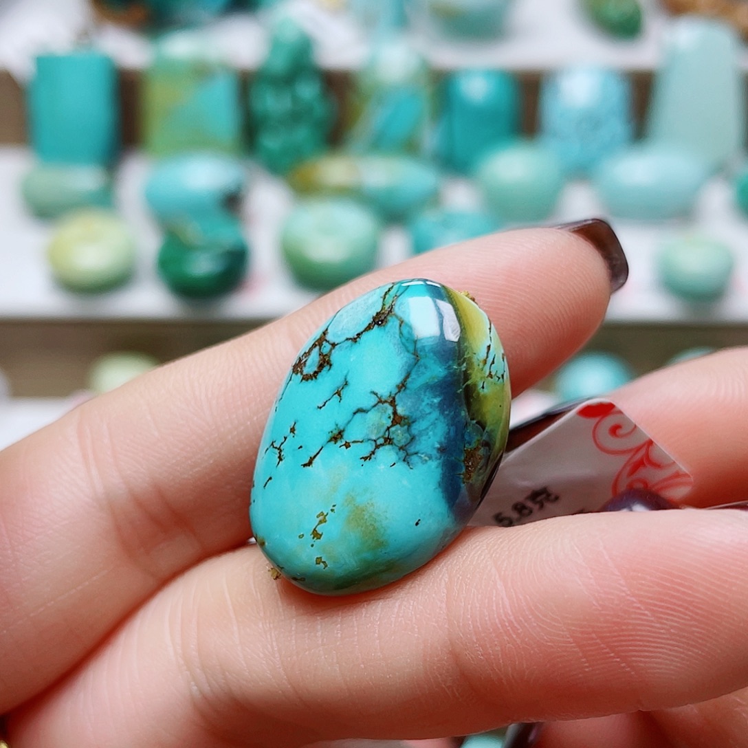 绿松石未镶嵌珠宝奇石