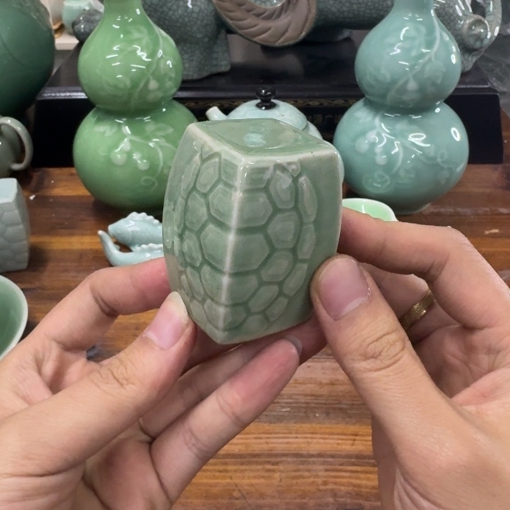 龙泉青瓷茶具微瑕5361