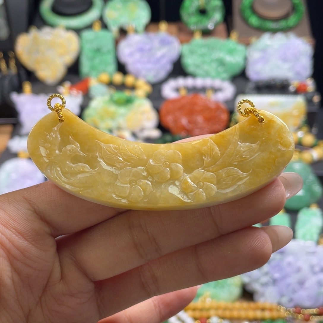 翡翠未镶嵌颈饰待编织